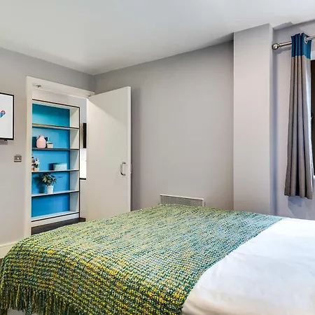 Large Studio With Free Breakfast *